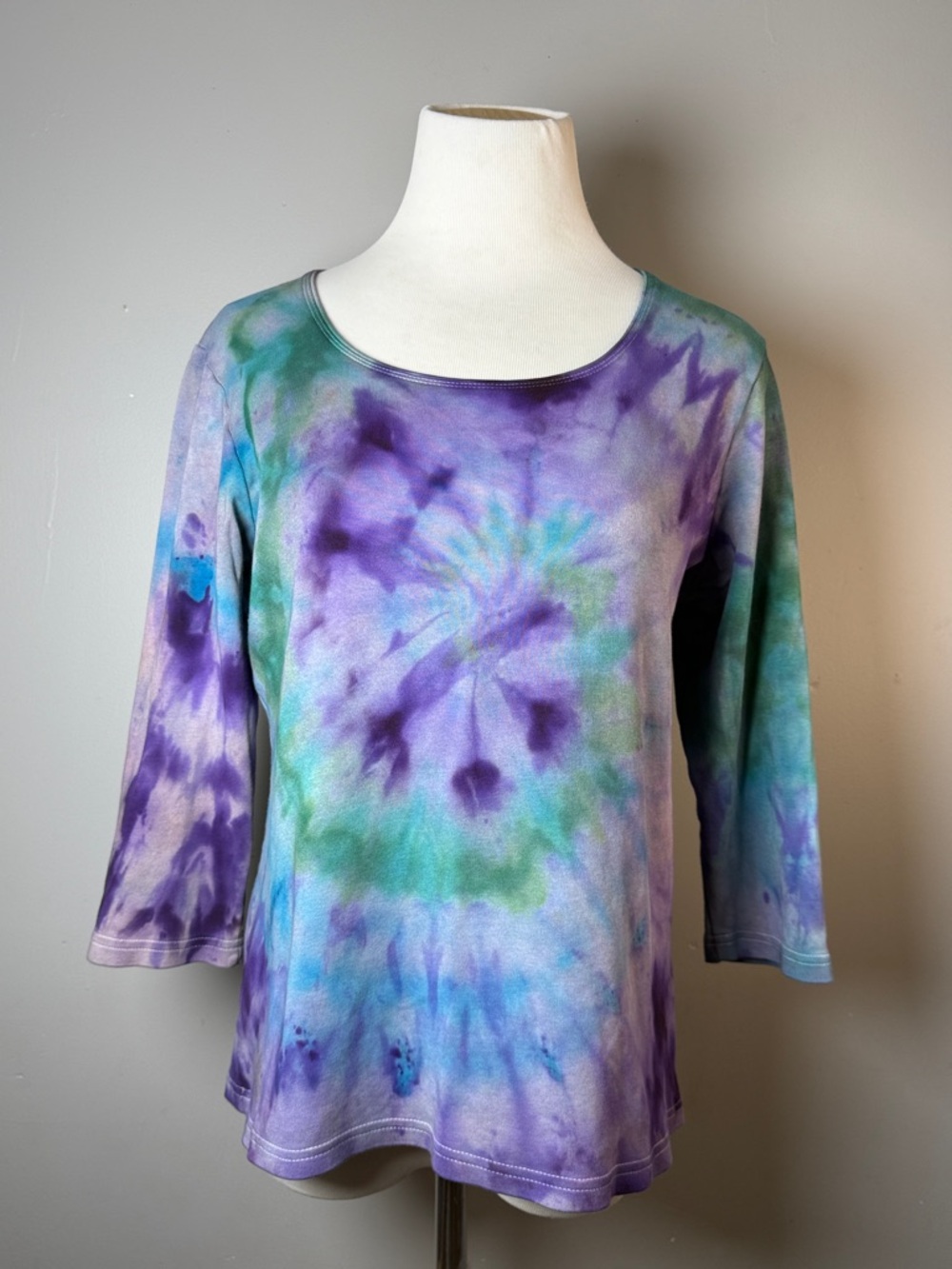 Tie-Dye Scoop Neck Women's Top in Purple & Teal